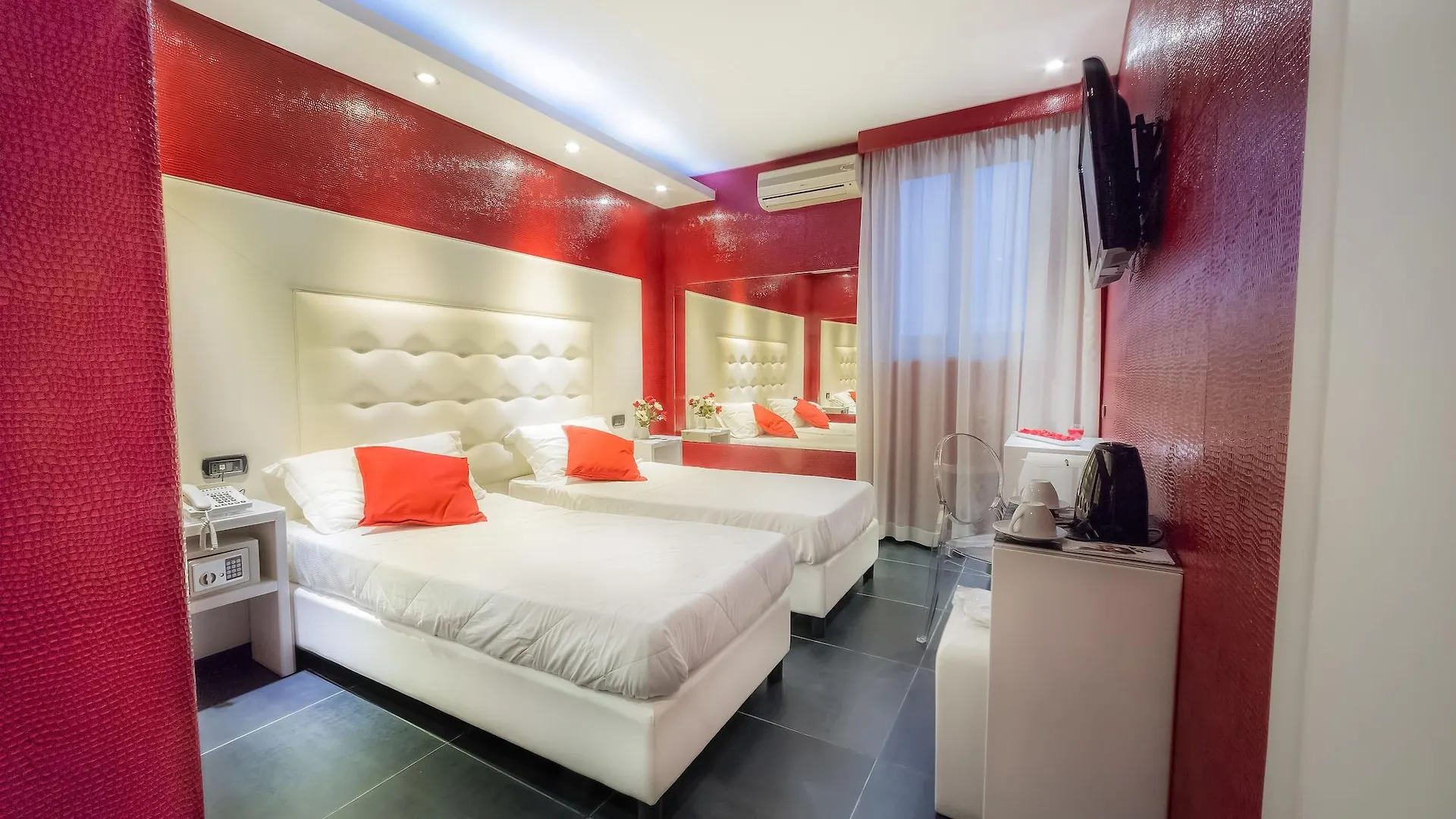 Kleopatra Design Hotel Νάπολη 4*,  Ιταλία