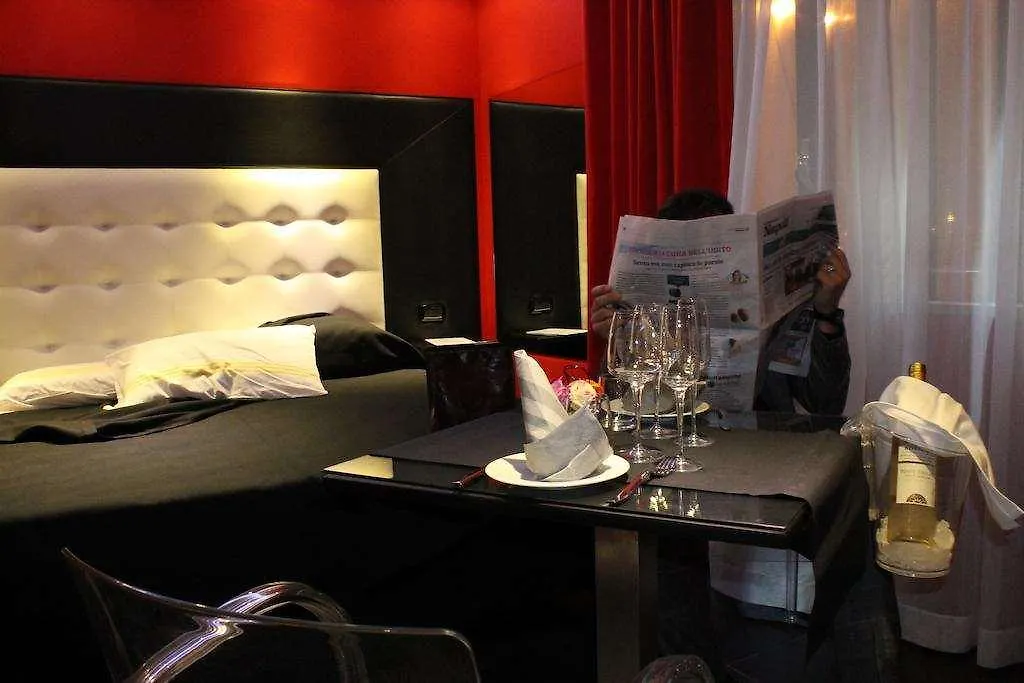 Kleopatra Design Hotel Νάπολη 4*,